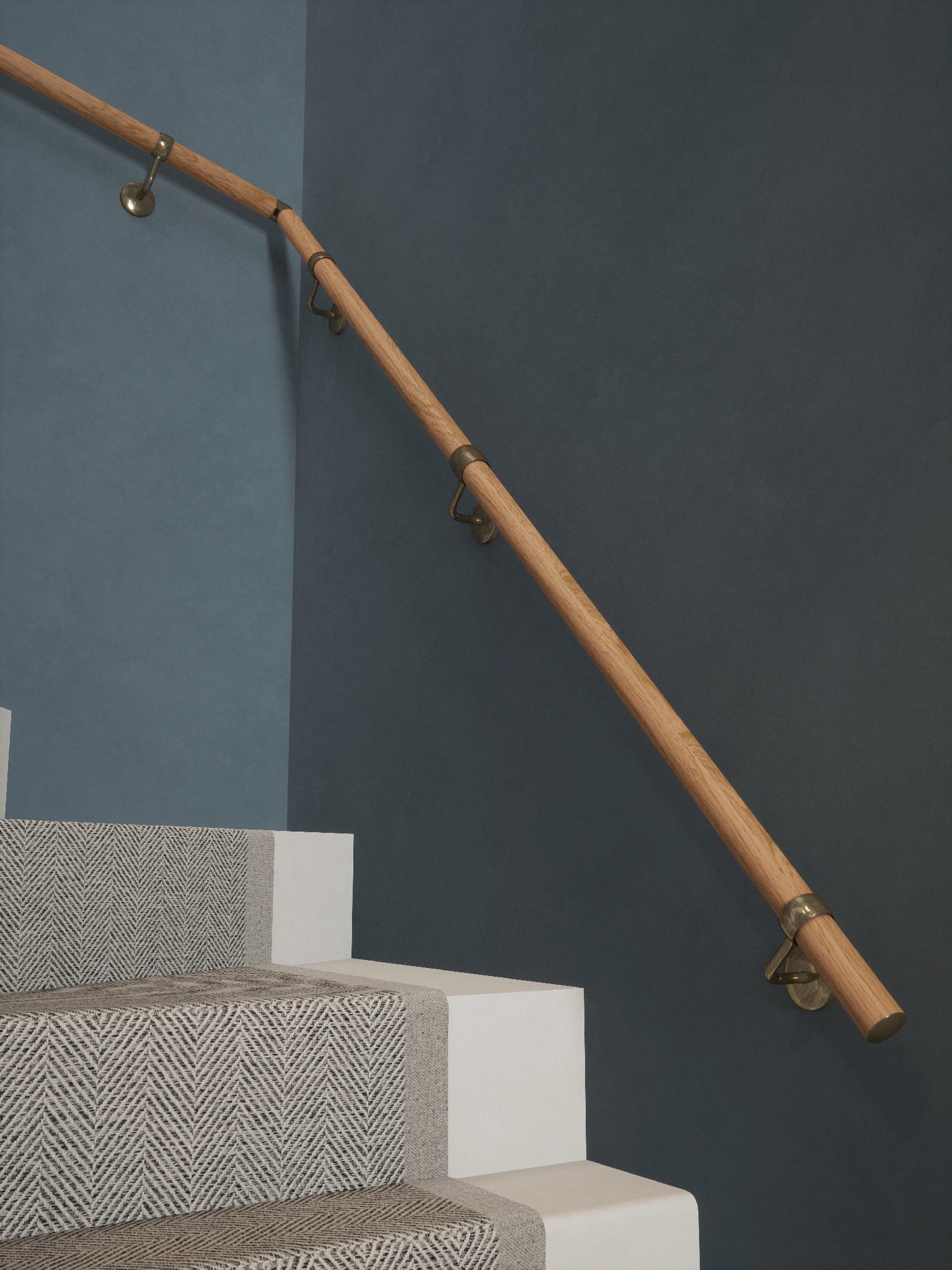Stoneleigh Red Oak Double Winder Handrail