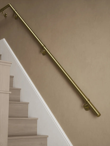 Ashorne Satin Brass Quarter landing handrail system