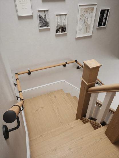 Stoneleigh Red Oak Quarter Landing Handrail with Kineton Matt Black brackets