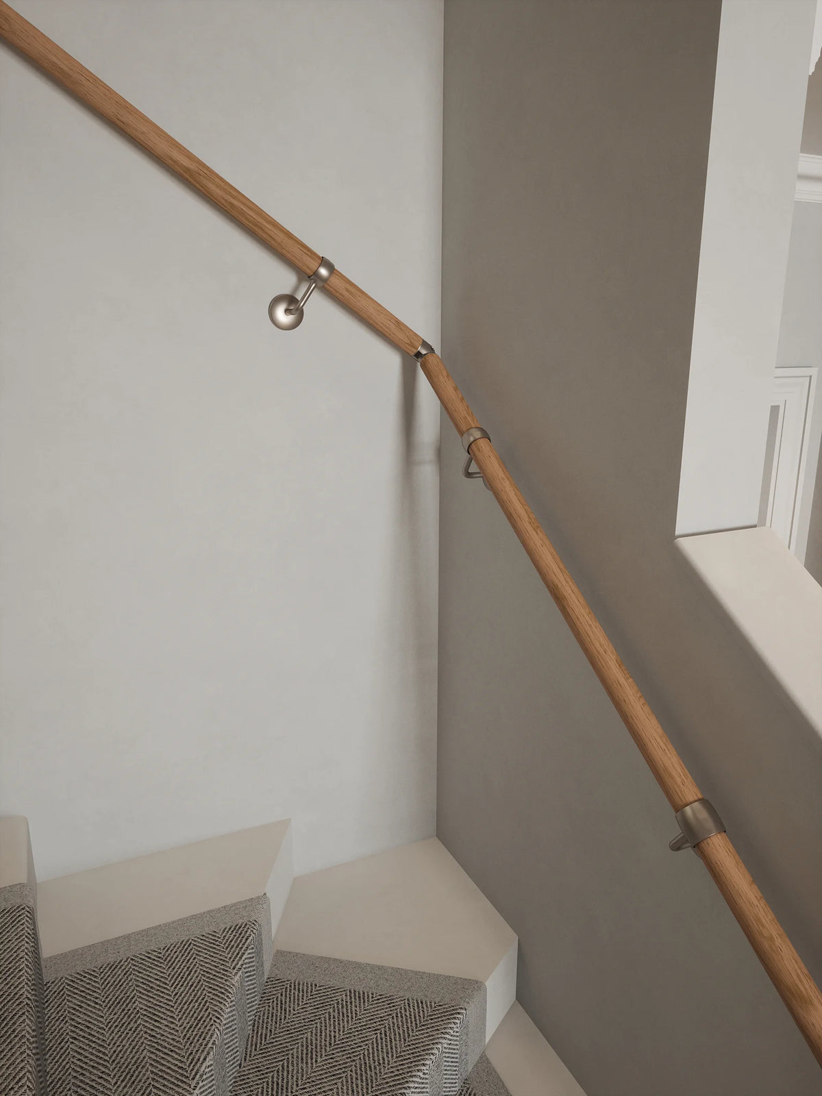 Stoneleigh Red Oak Single Winder Handrail with Harbury Brushed Silver brackets