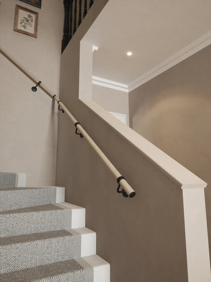 Ryton Teak Single Winder Handrail with Kineton Matt Black brackets