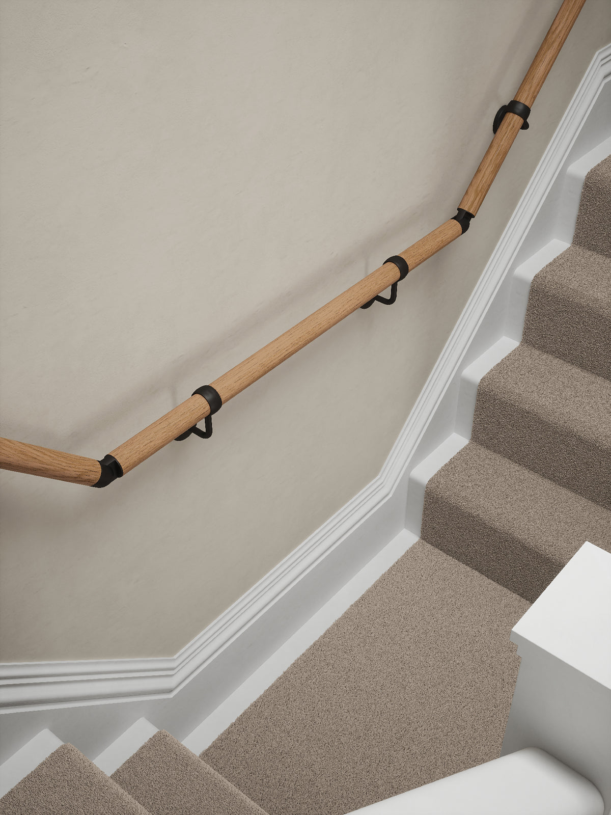 Stoneleigh Red Oak T-shape handrail with matt black brackets and elbow